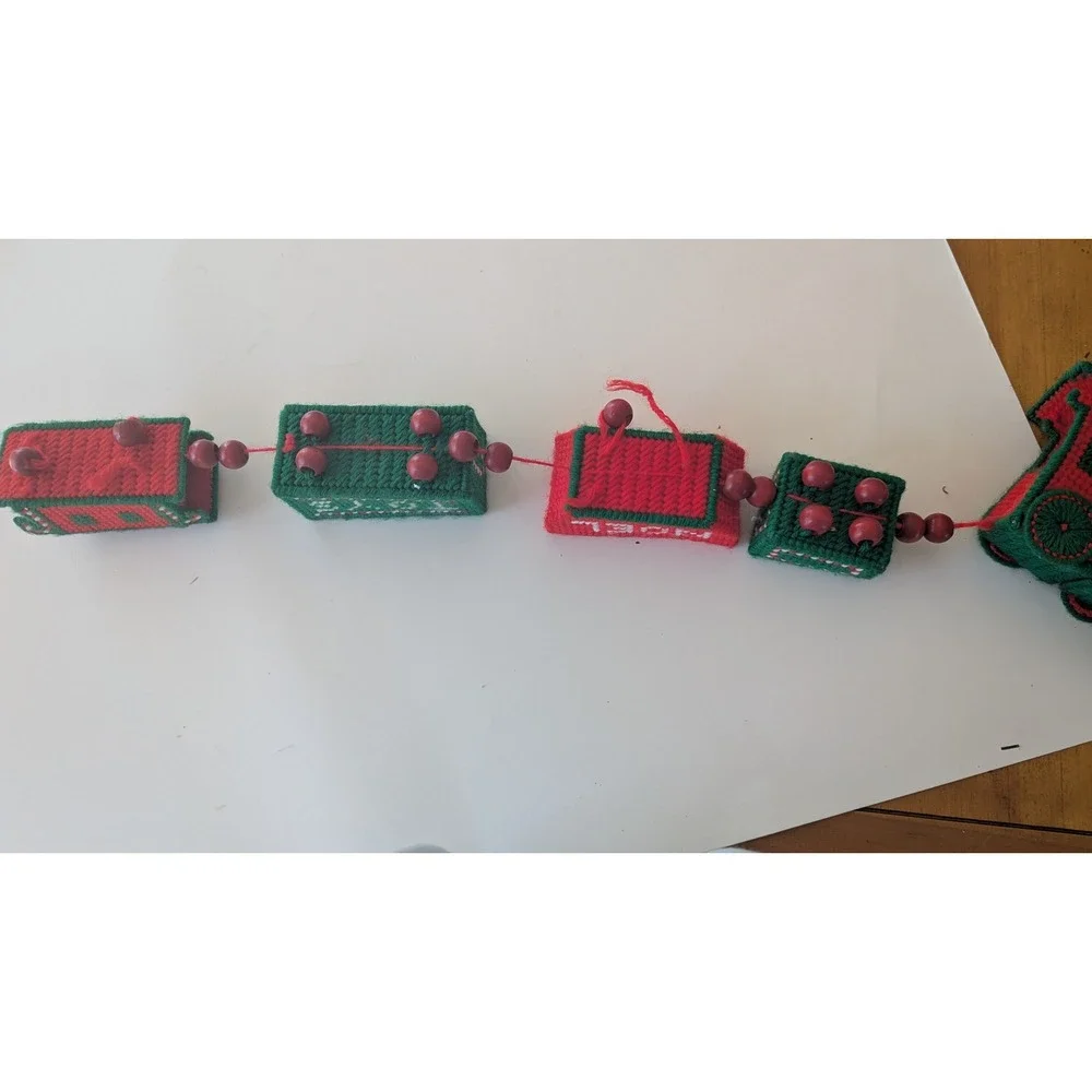 Handmade Plastic Canvas‎ Christmas Train Garland Noel Toys Red Green 25 Inch